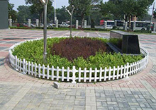 PVC常规草坪护栏